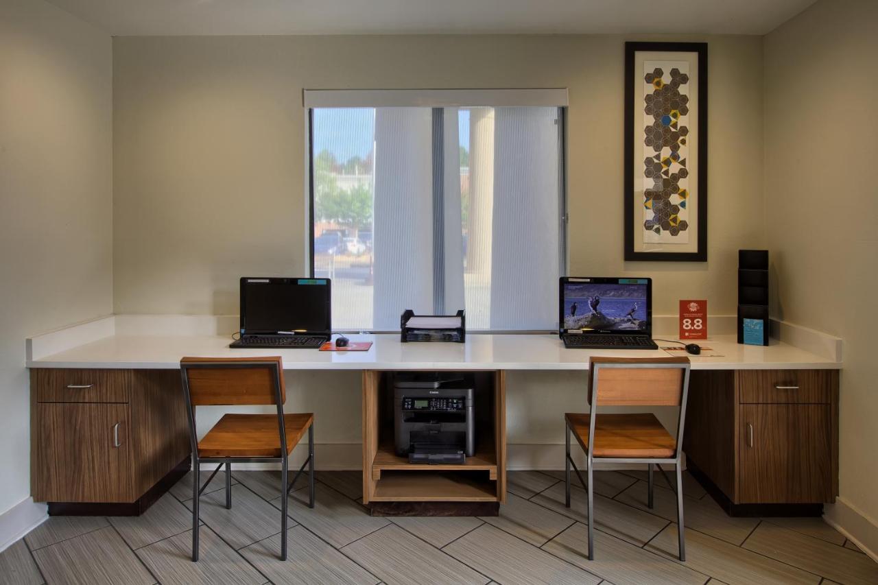 | Holiday Inn Express & Suites Raleigh North - Wake Forest, an IHG Hotel