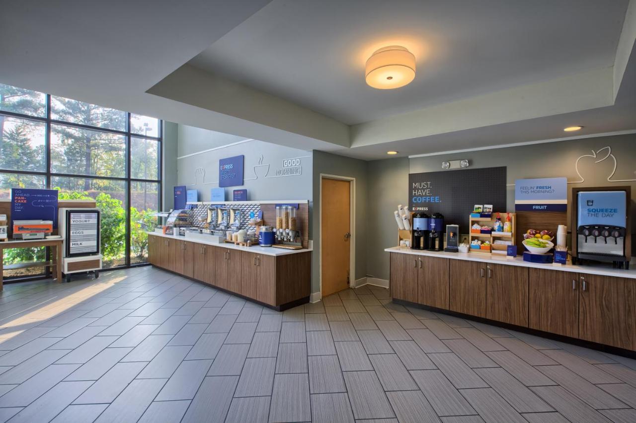 | Holiday Inn Express & Suites Raleigh North - Wake Forest, an IHG Hotel