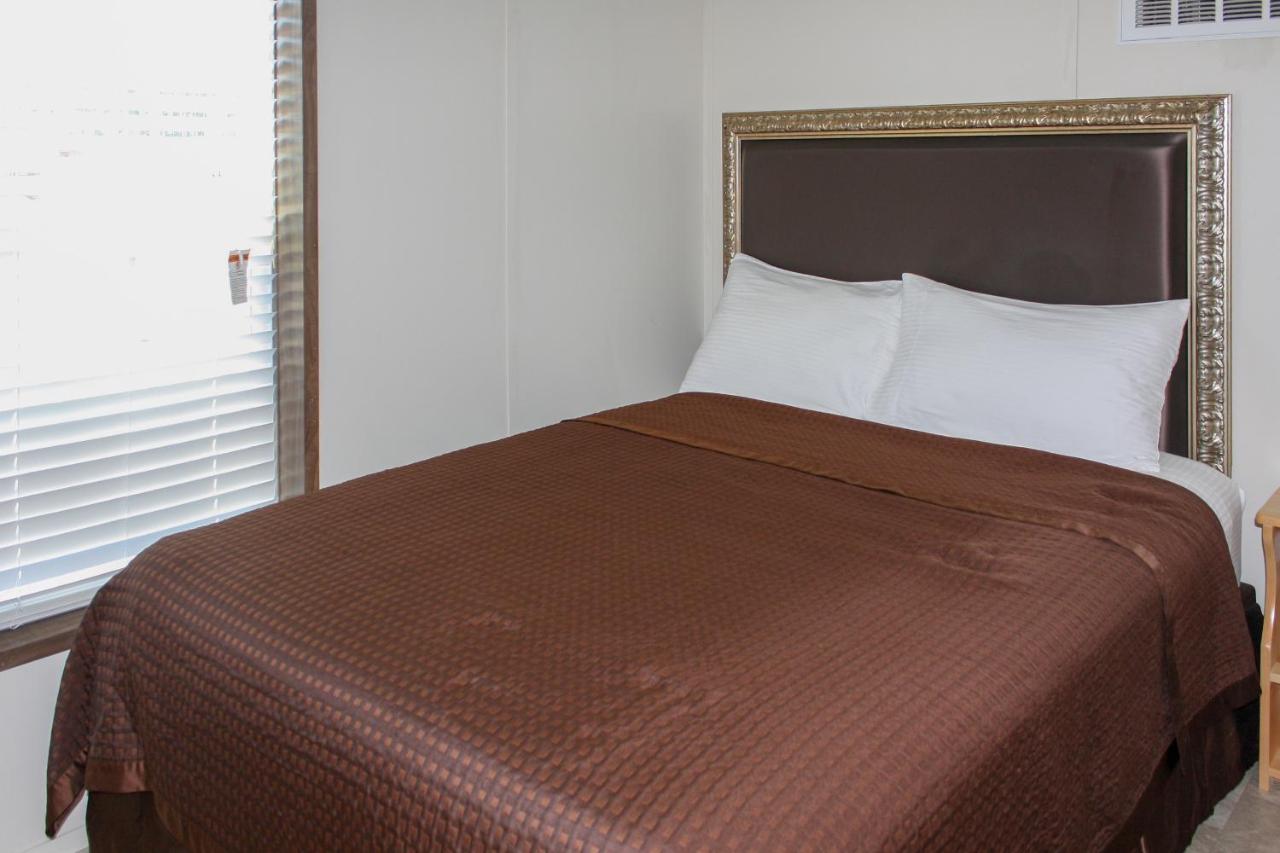 | Rayburn Inn