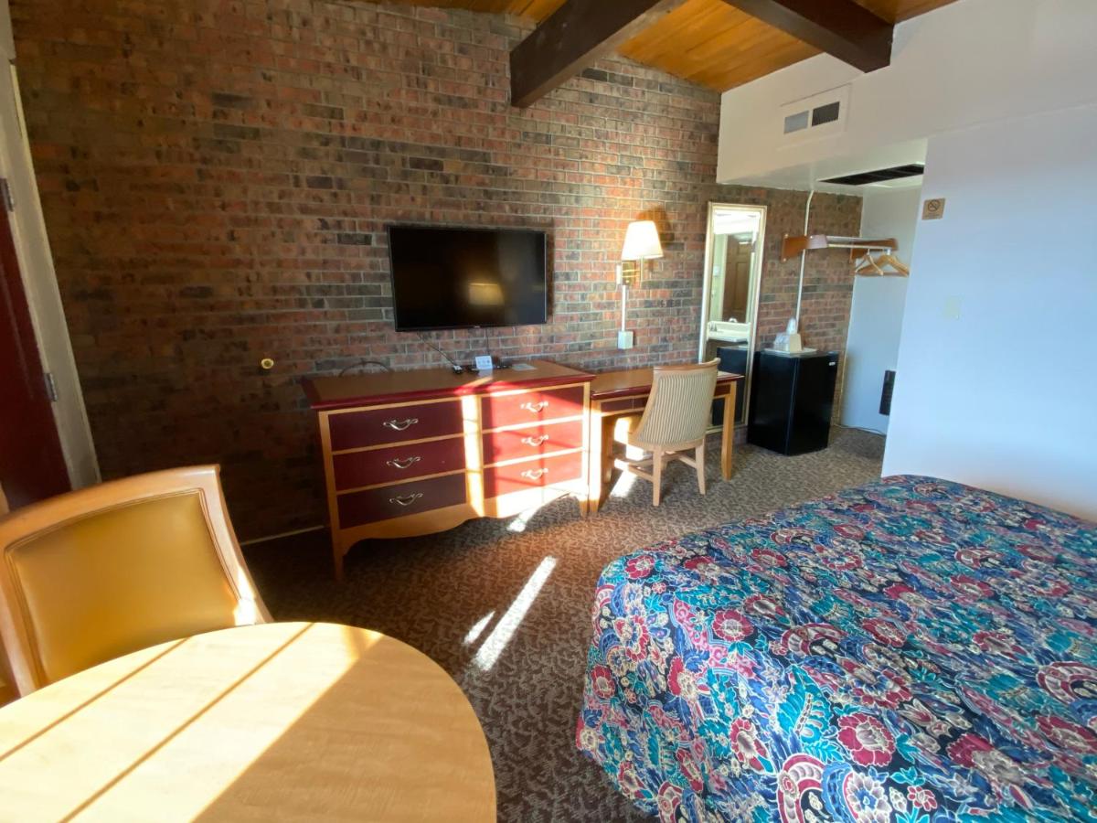  | Dunes Inn Alamosa