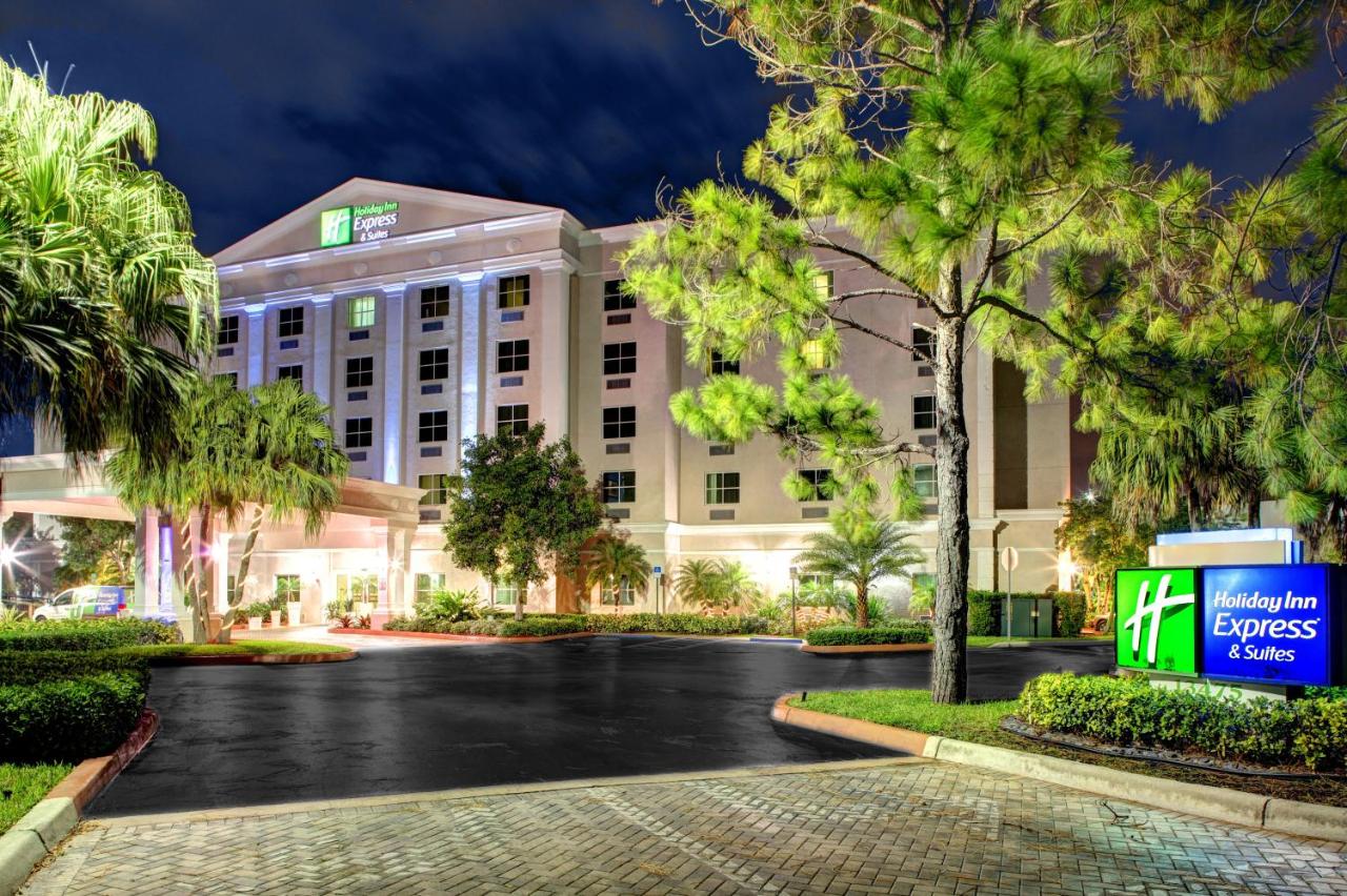 | Holiday Inn Express & Suites Kendall, an IHG Hotel