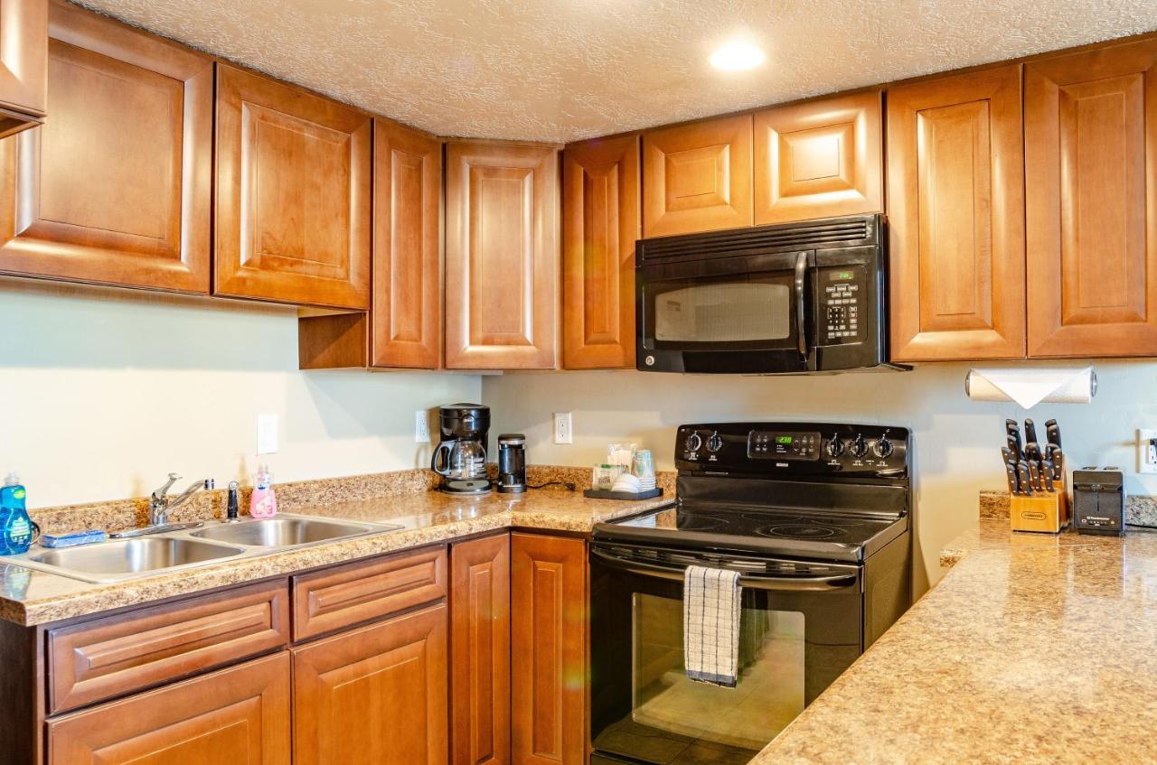 | Mountain Ridge Cabins & Lodging