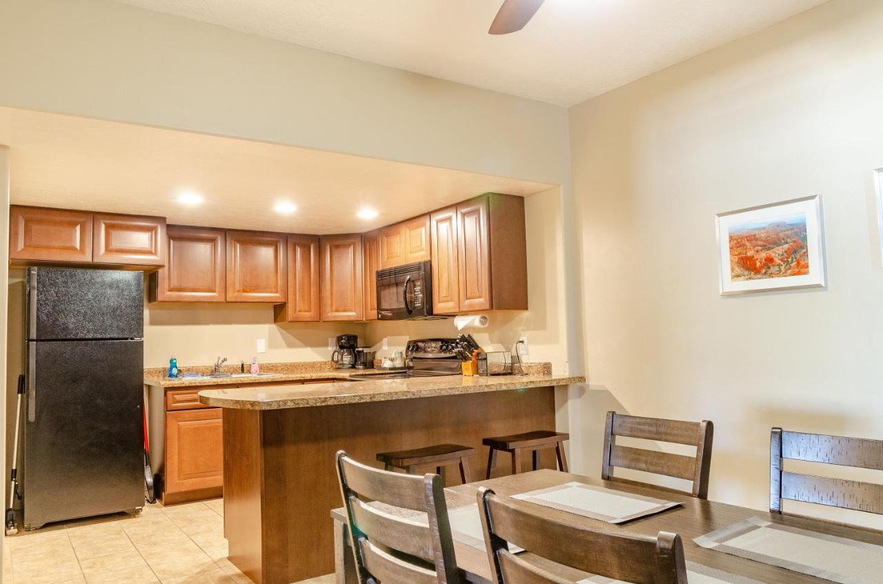 | Mountain Ridge Cabins & Lodging