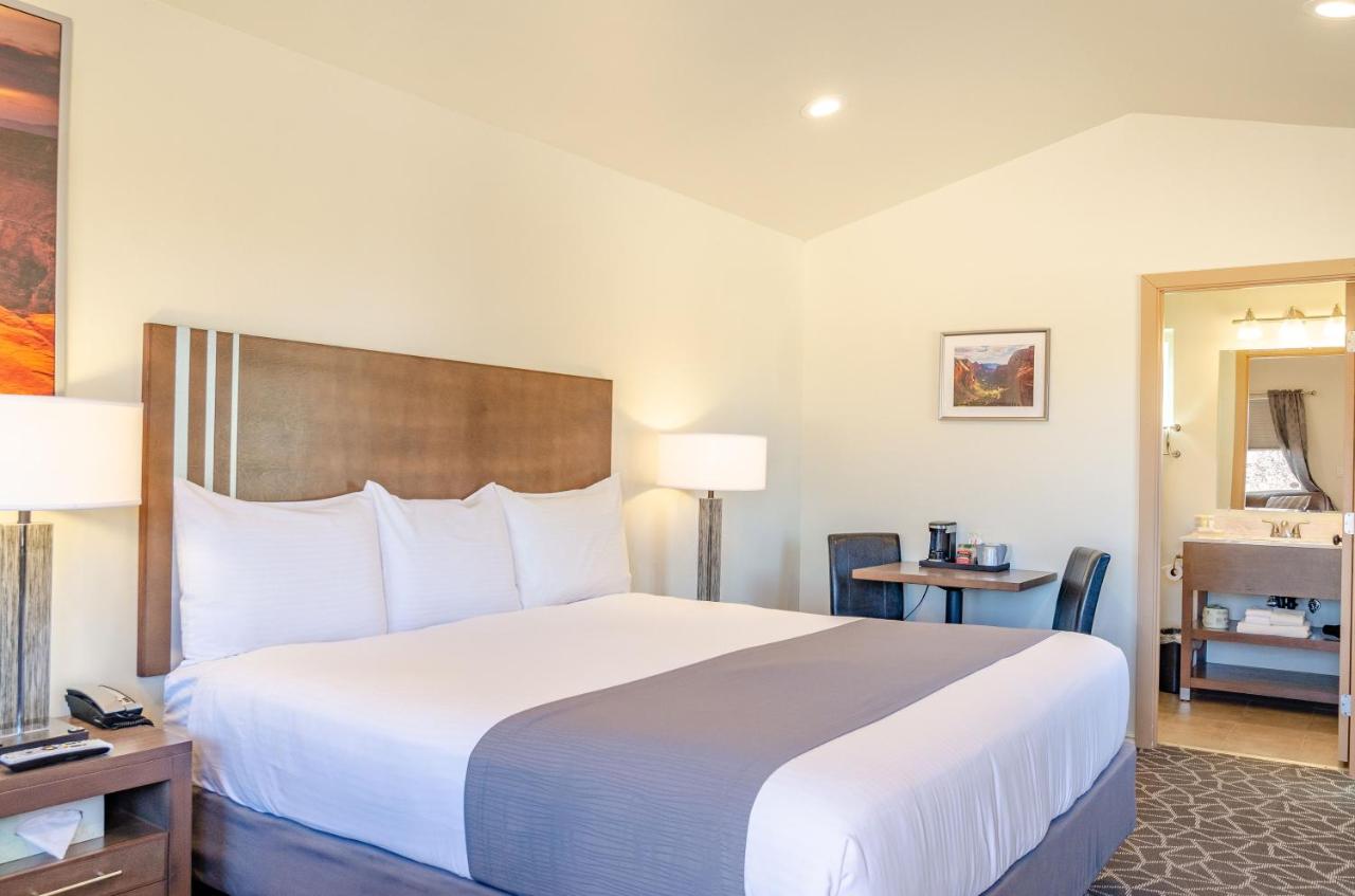 | Mountain Ridge Cabins & Lodging