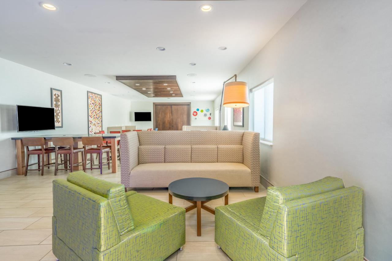 | Holiday Inn Express Hotel Howe / Sturgis, an IHG Hotel