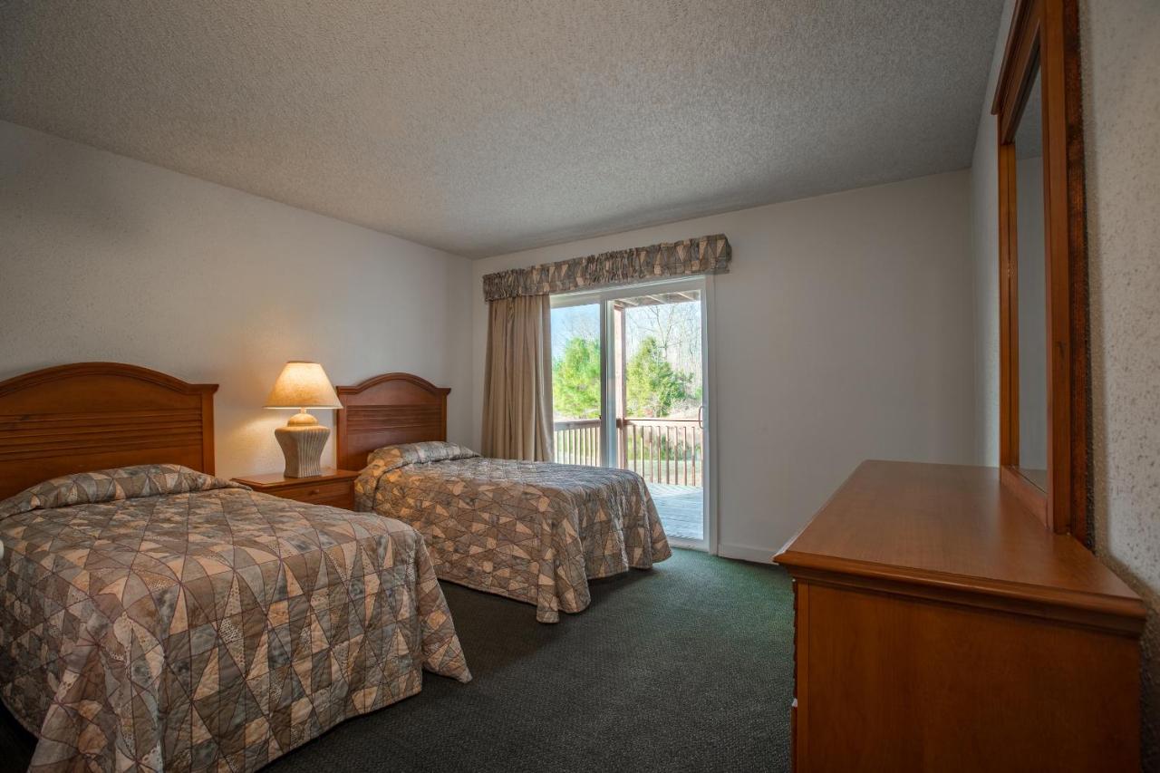 | Crown Resorts at The Poconos