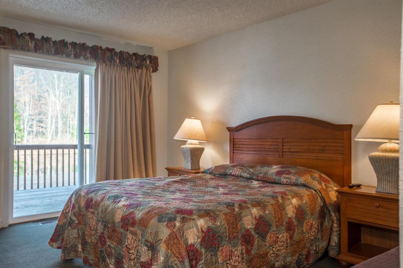 | Crown Resorts at The Poconos