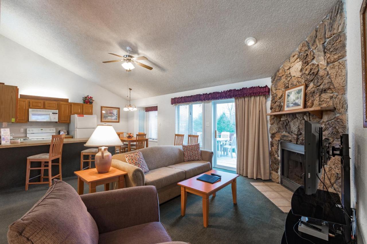 | Crown Resorts at The Poconos