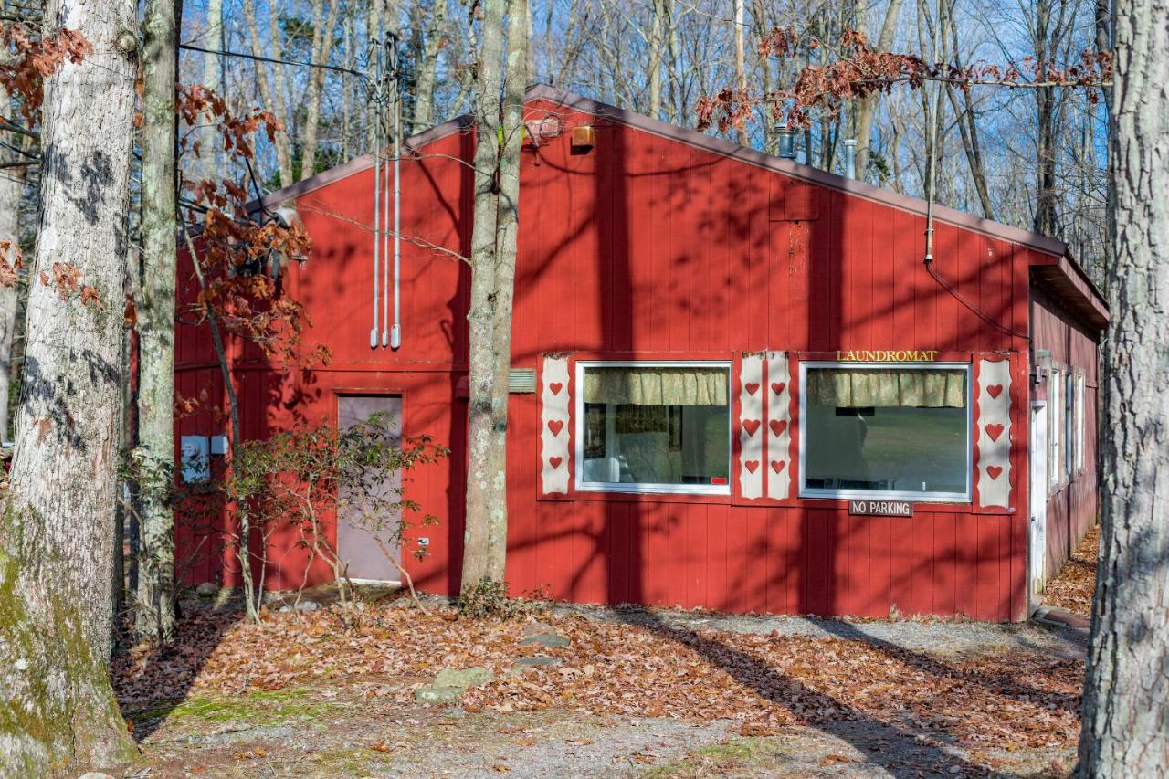 | Crown Resorts at The Poconos