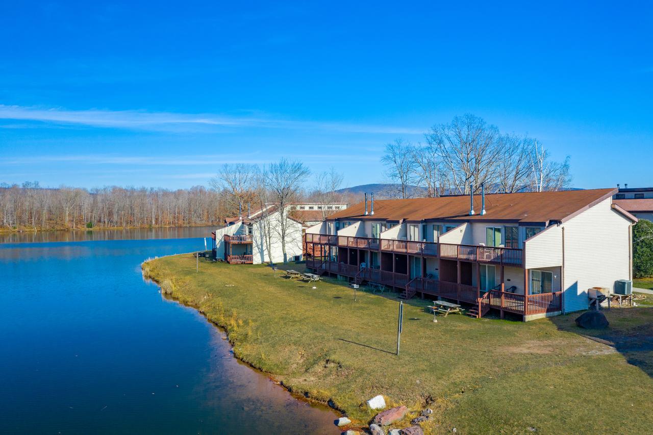 | Crown Resorts at The Poconos
