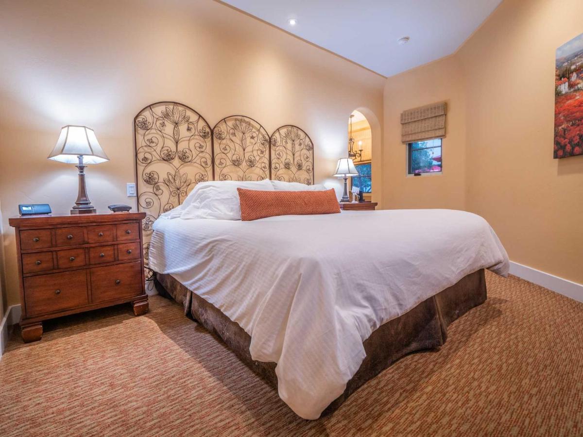 Luxury Suite 4 at Su Nido Inn
