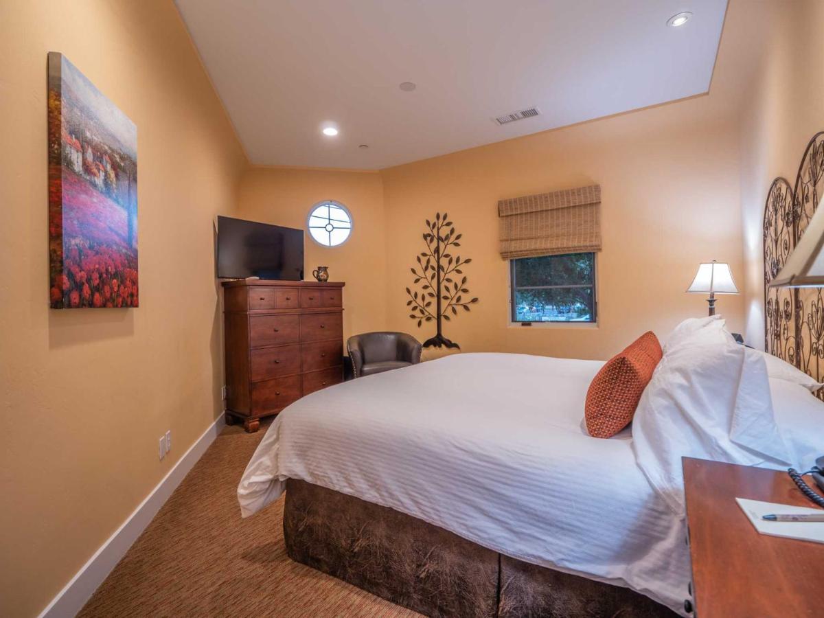 Luxury Suite 4 at Su Nido Inn