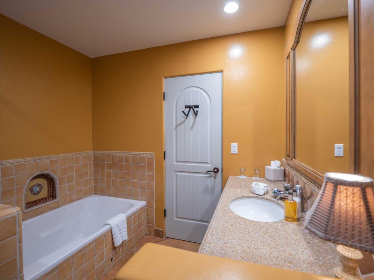 Luxury Suite 4 at Su Nido Inn