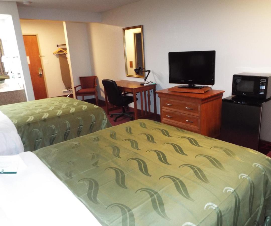 Standard Queen Room with Two Queen Beds - Non-Smoking at Quality Inn Grand Junction near University