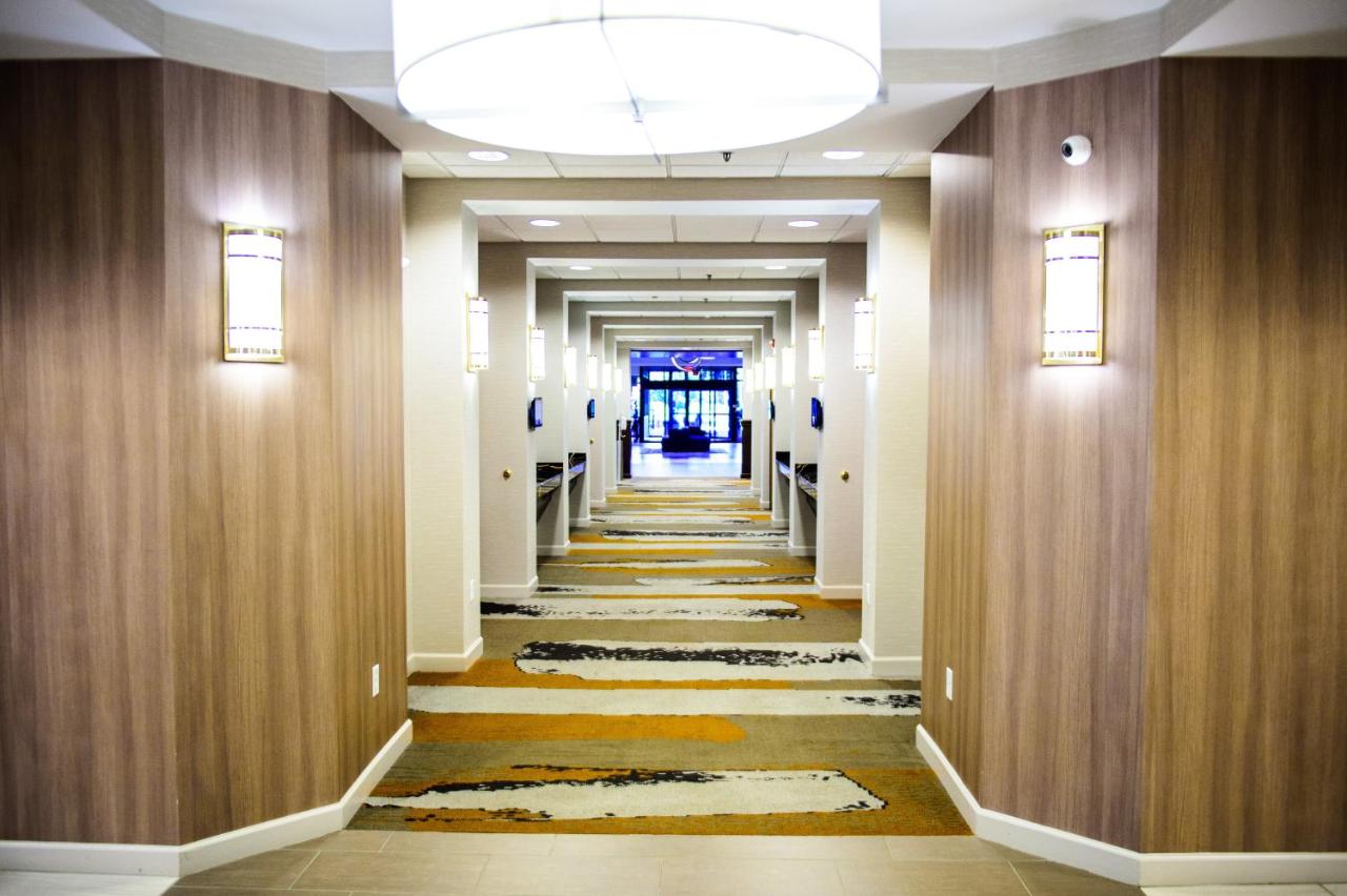 | Crowne Plaza Hotel Dulles Airport, an IHG Hotel