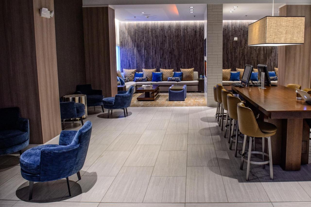 | Crowne Plaza Hotel Dulles Airport, an IHG Hotel
