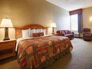 Room #51513125 at Best Western Plus Revere Inn & Suites