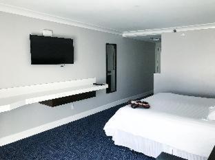 Room #5658112 at The Pacific Inn