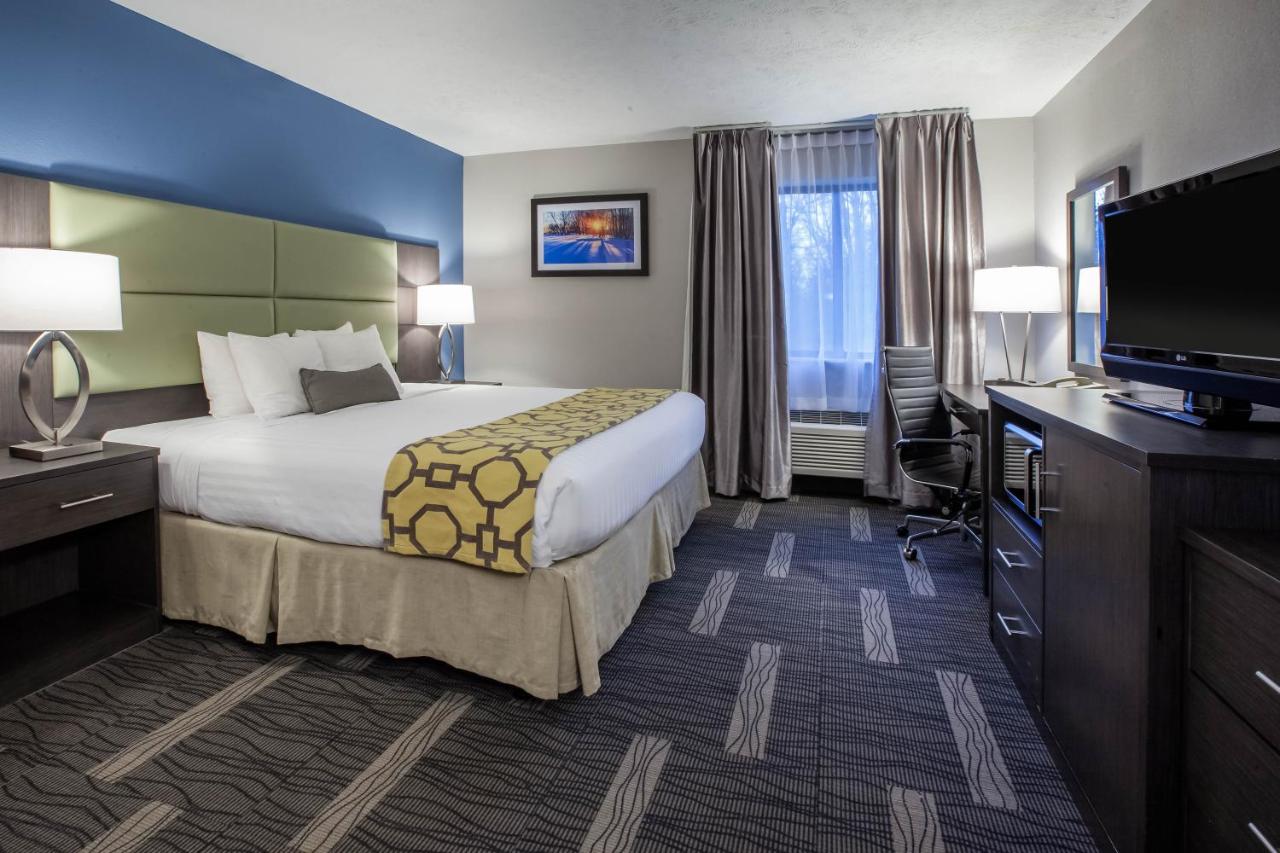 King Room - Disability Access - Non-Smoking at Baymont by Wyndham Traverse City