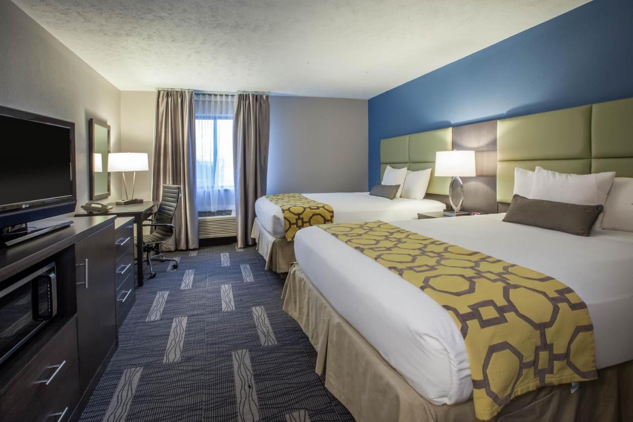 Queen Room with Two Queen Beds - Non-Smoking at Baymont by Wyndham Traverse City