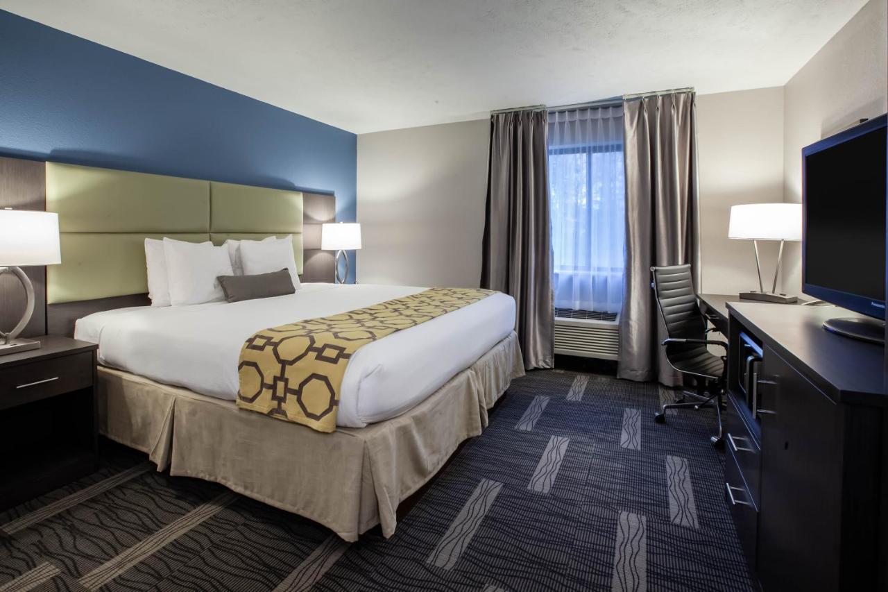 Deluxe King Room - Non-Smoking at Baymont by Wyndham Traverse City