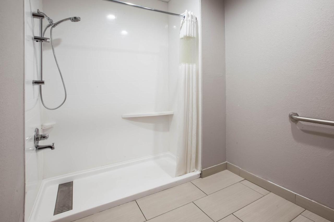 King Room - Non-Smoking at Baymont by Wyndham Traverse City