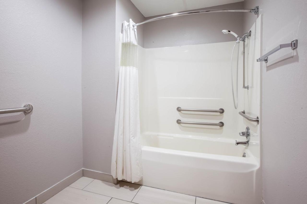 King Room - Disability Access - Non-Smoking at Baymont by Wyndham Traverse City