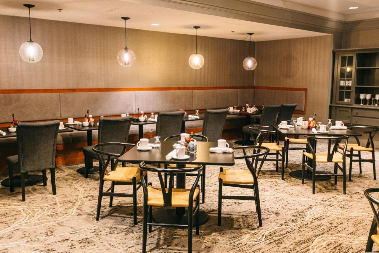 | Crowne Plaza Hotel Harrisburg-Hershey, an IHG Hotel