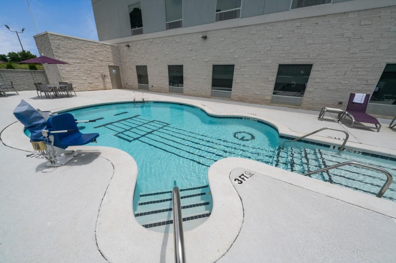  | Holiday Inn Express & Suites Memphis Arpt Elvis Presley Blv, an IHG Hotel