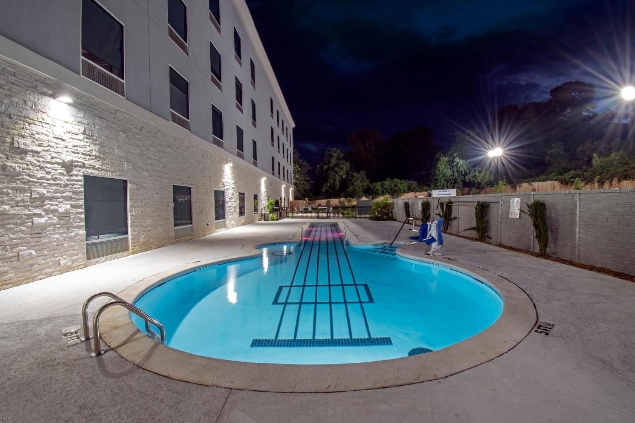  | Holiday Inn Express & Suites Memphis Arpt Elvis Presley Blv, an IHG Hotel