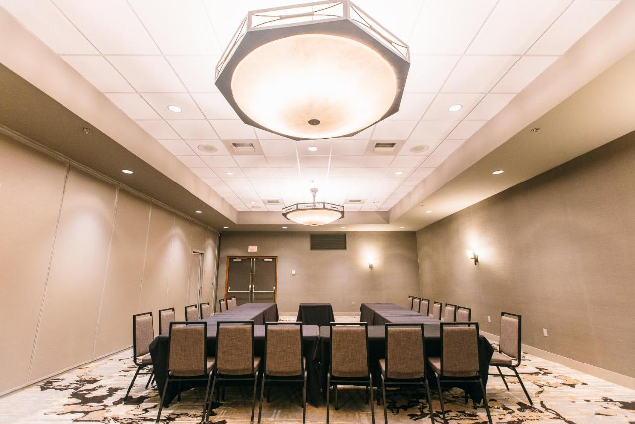 | Crowne Plaza Hotel Harrisburg-Hershey, an IHG Hotel
