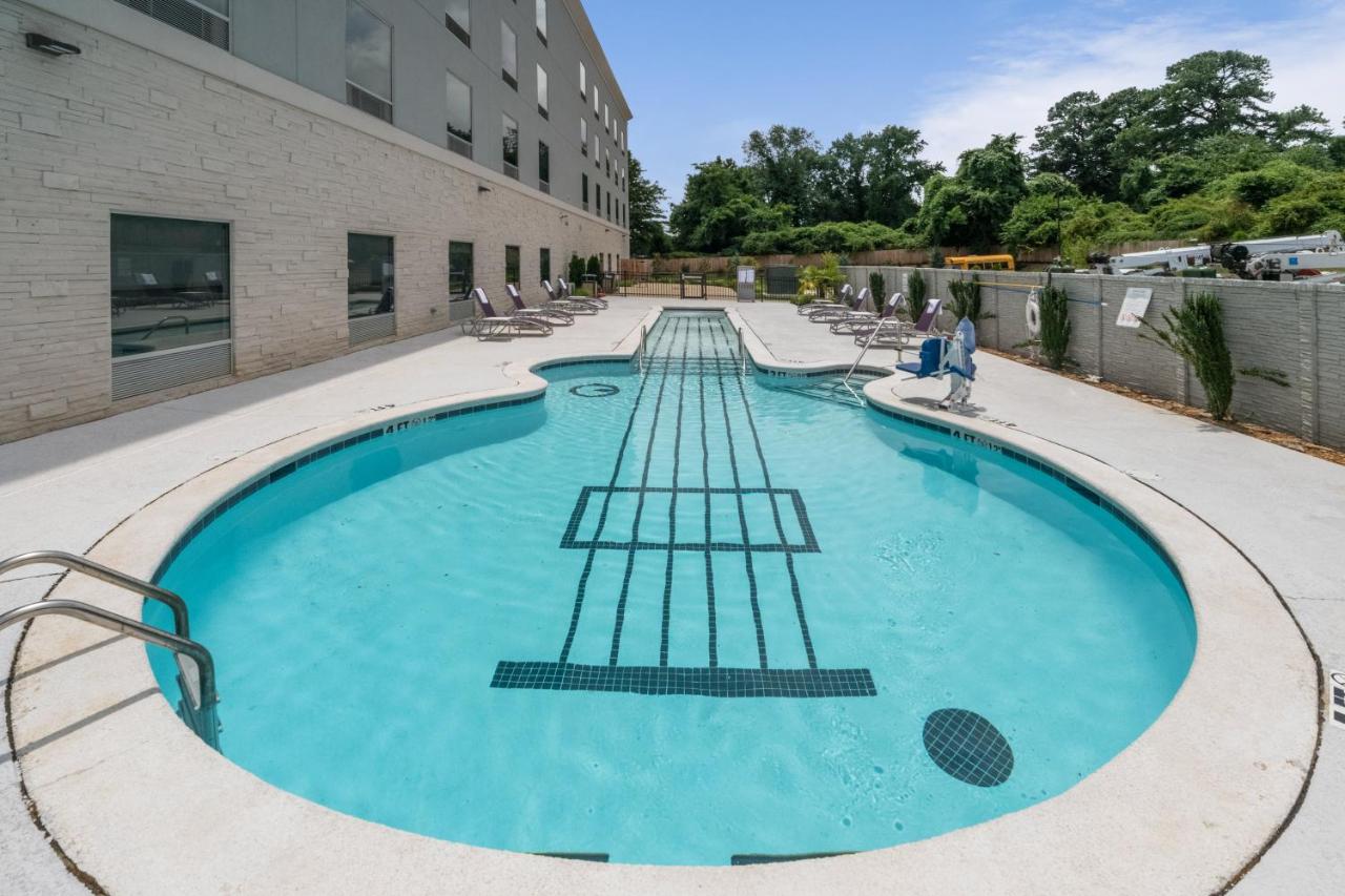  | Holiday Inn Express & Suites Memphis Arpt Elvis Presley Blv, an IHG Hotel