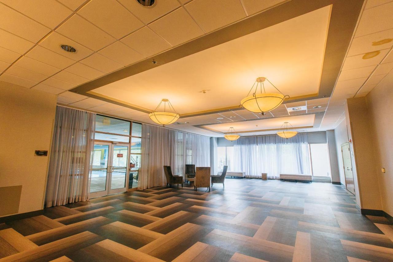 | Crowne Plaza Hotel Harrisburg-Hershey, an IHG Hotel