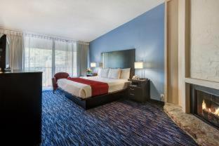 Room #33162022 at Glenstone Lodge