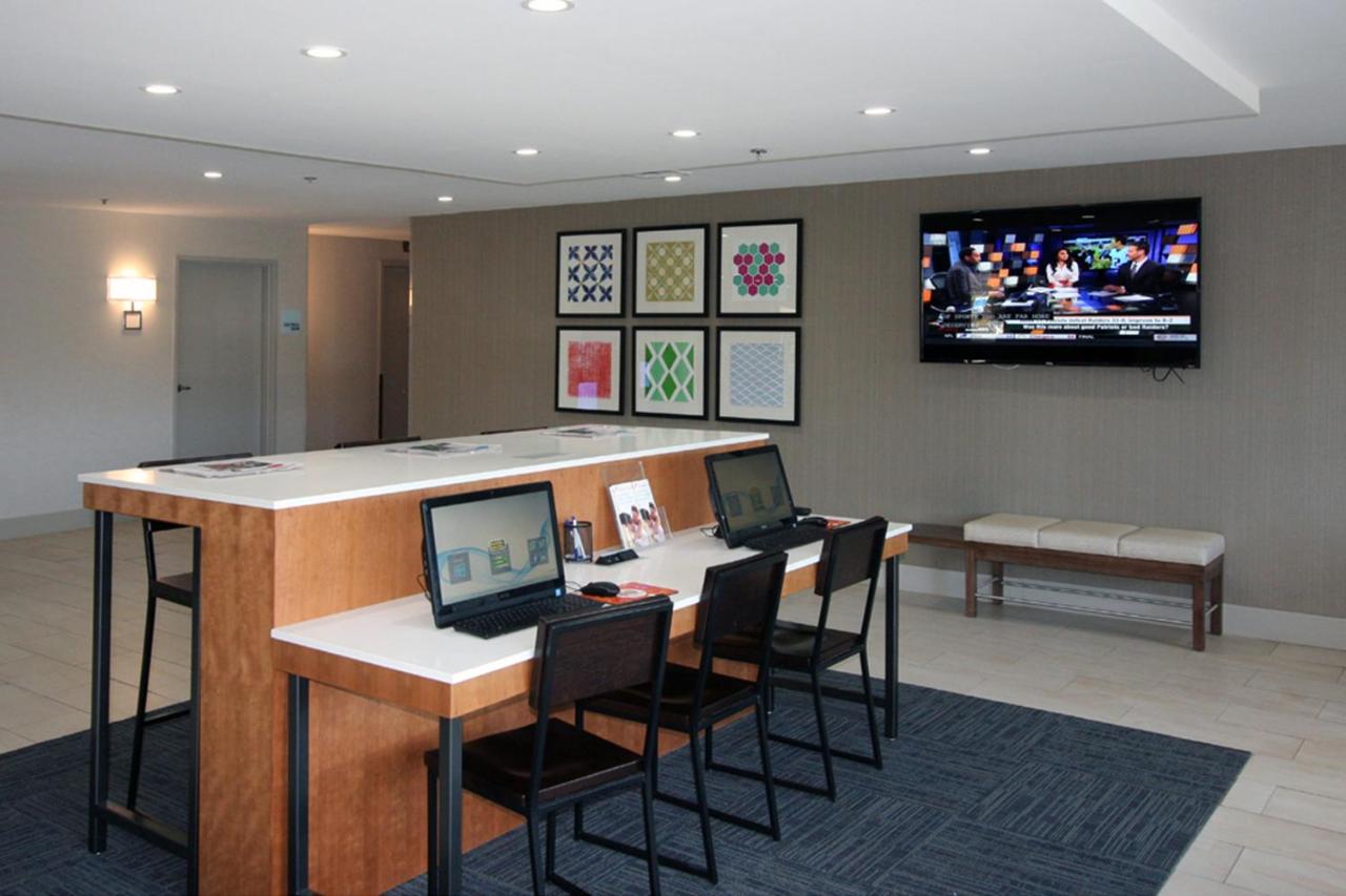  | Holiday Inn Express Branford-New Haven, an IHG Hotel