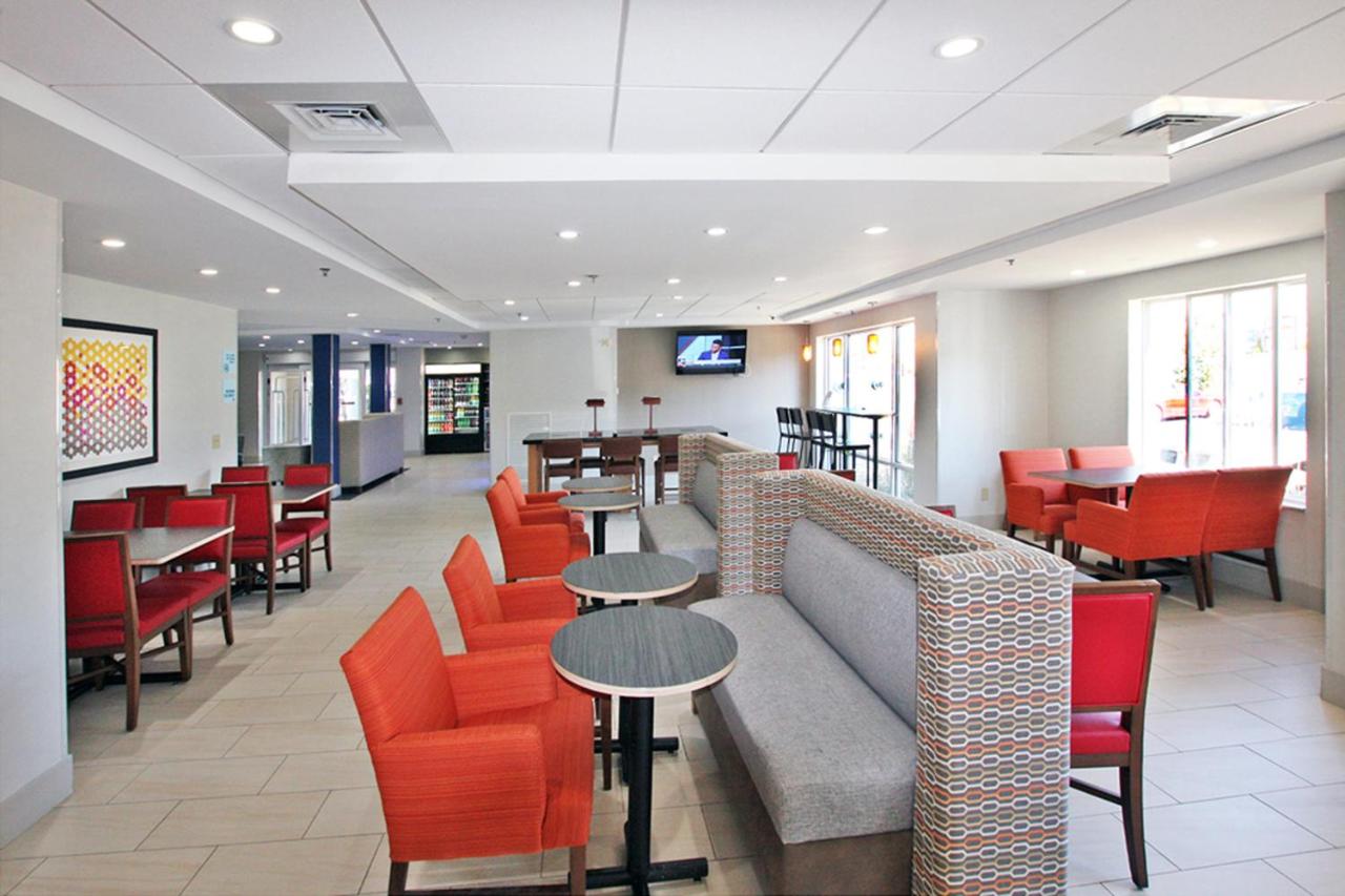  | Holiday Inn Express Branford-New Haven, an IHG Hotel
