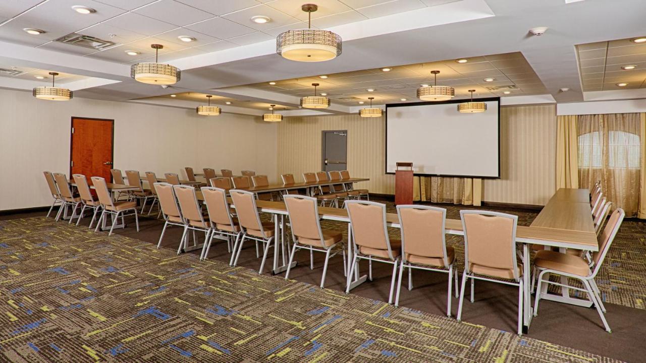 | Holiday Inn Express Bordentown - Trenton South, an IHG Hotel