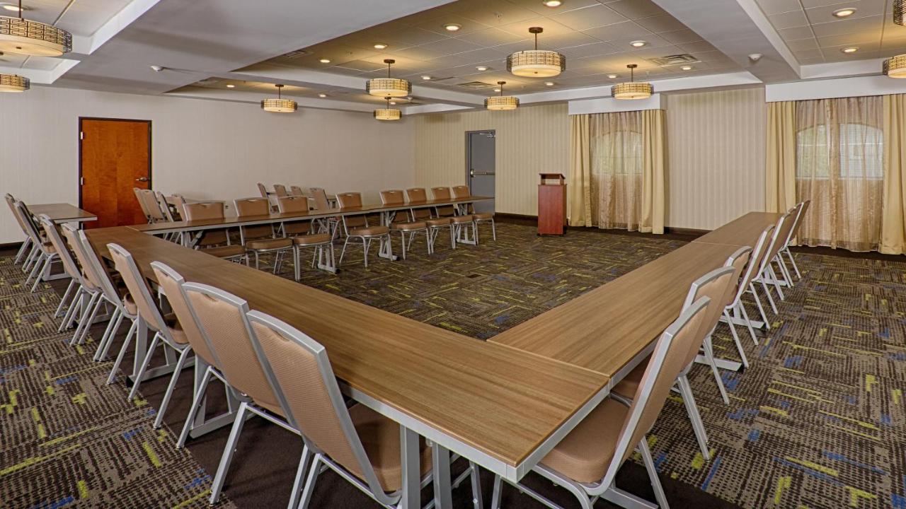 | Holiday Inn Express Bordentown - Trenton South, an IHG Hotel