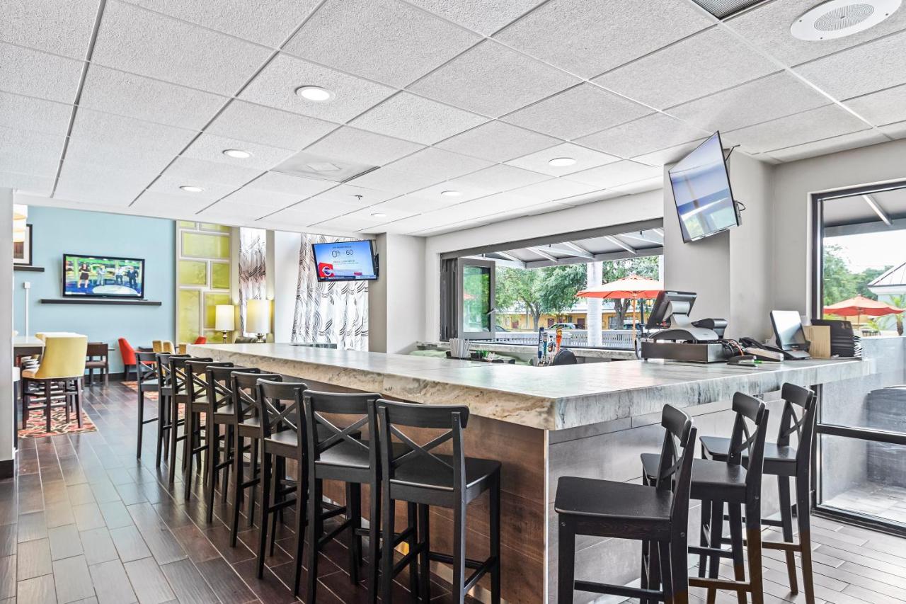 | Holiday Inn - St. Petersburg West, an IHG Hotel