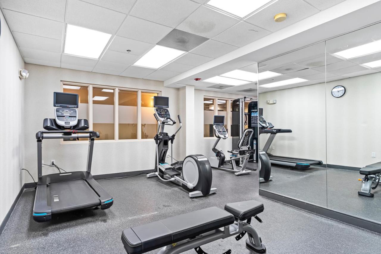| Holiday Inn - St. Petersburg West, an IHG Hotel