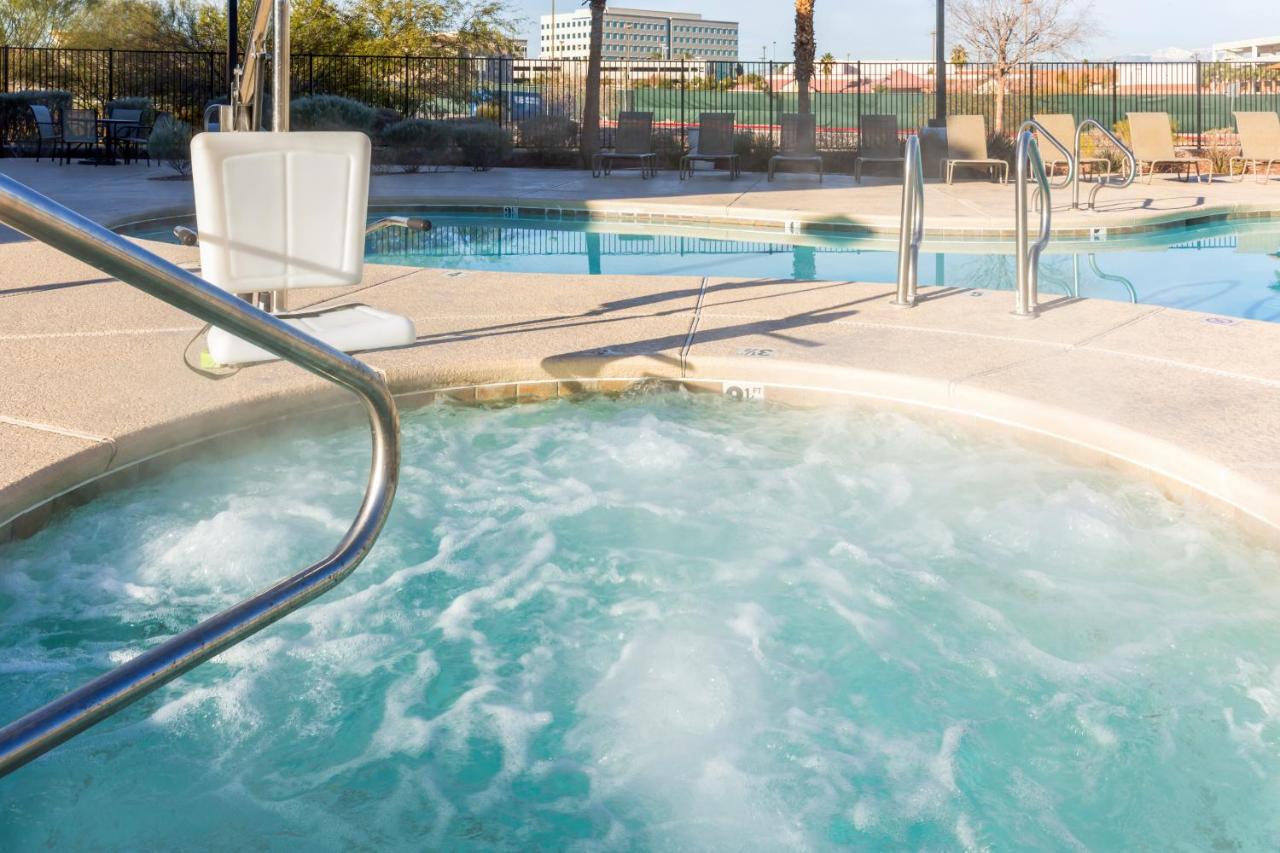 | Holiday Inn Express Hotel & Suites Henderson, an IHG Hotel