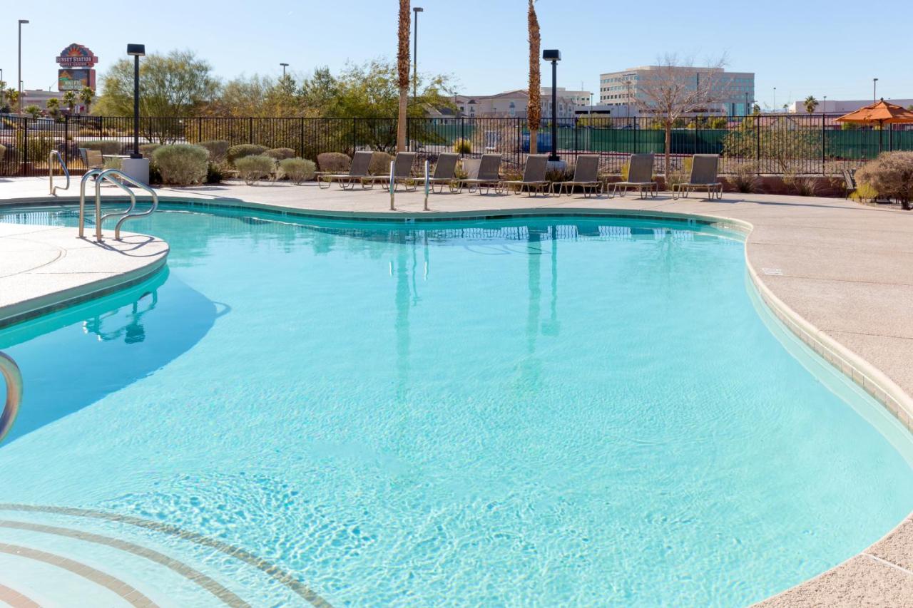 | Holiday Inn Express Hotel & Suites Henderson, an IHG Hotel