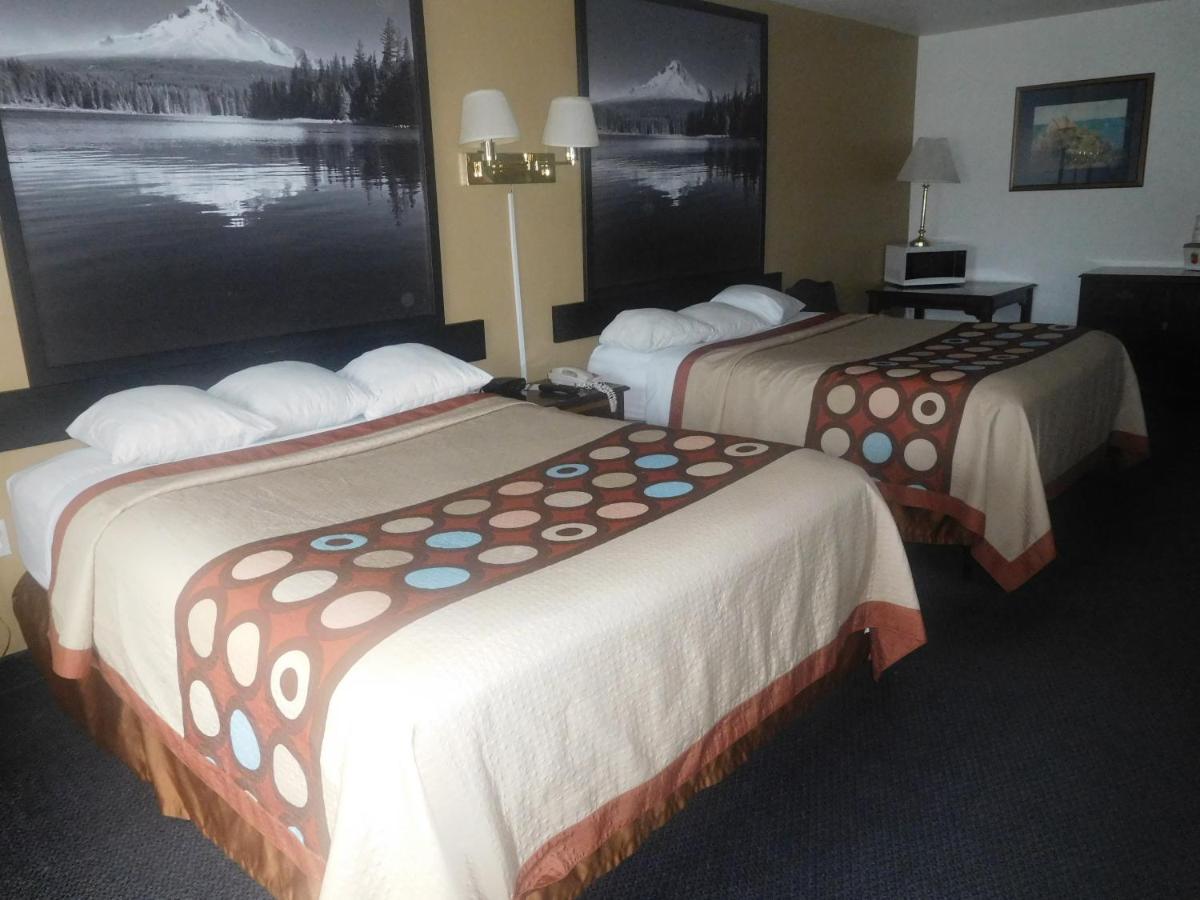 Deluxe Queen Room with Two Queen Beds -Disability Access - Non-Smoking at Super 8 by Wyndham Oroville