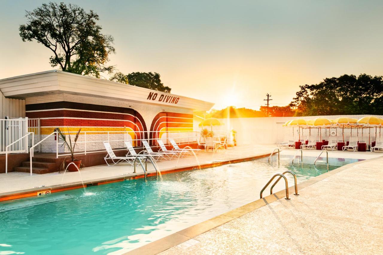| The Dive Motel and Swim Club