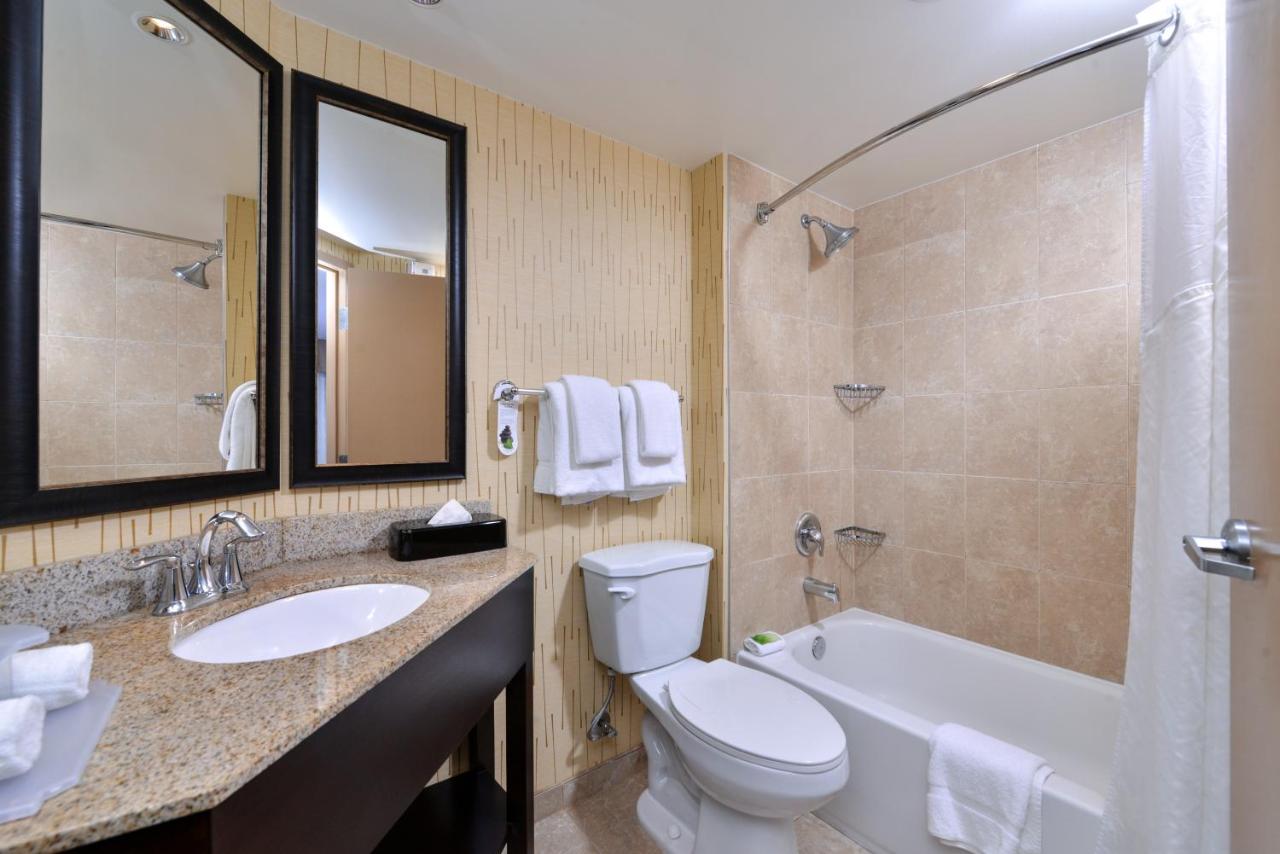 | Holiday Inn Express Hunt Valley, an IHG Hotel