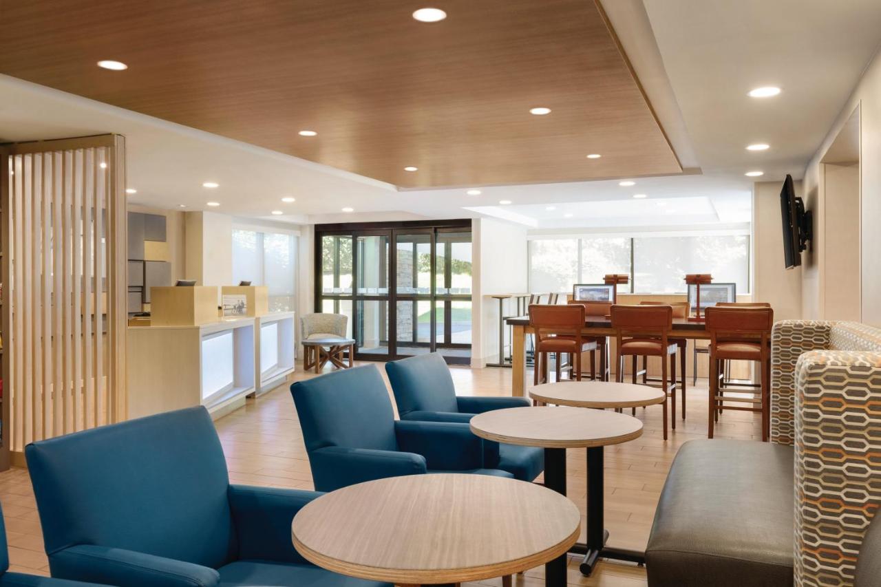 | Holiday Inn Express Hartford South - Rocky Hill, an IHG Hotel