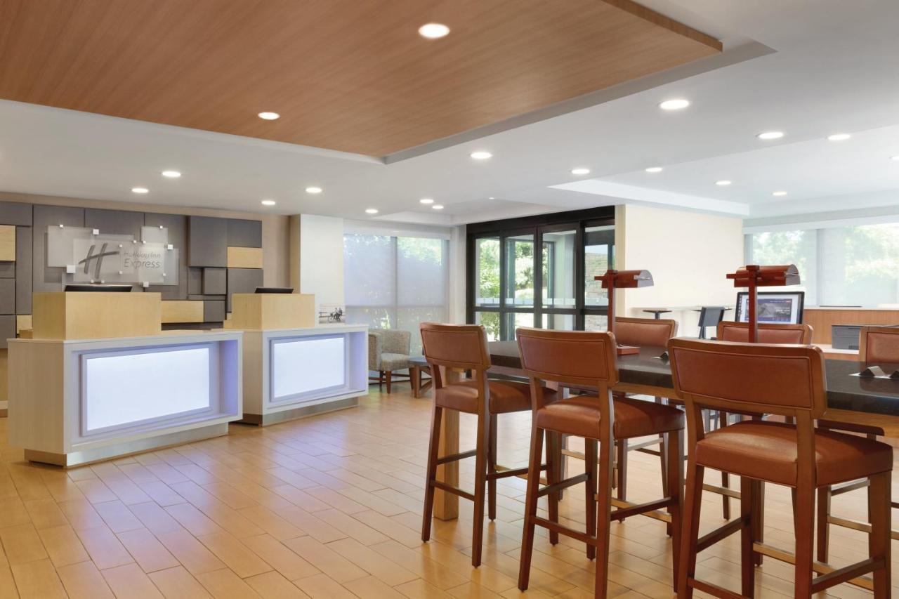 | Holiday Inn Express Hartford South - Rocky Hill, an IHG Hotel