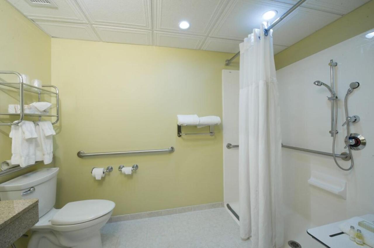 Queen Room - Mobility Access/Non-Smoking at Best Western Plus Franklin Square Inn Troy/Albany