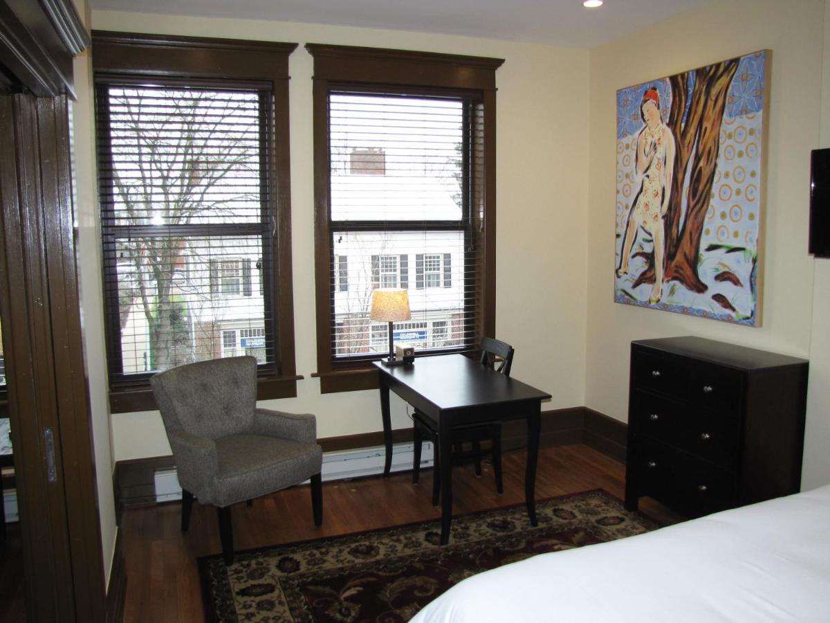 | Tawsty Flower - Haines Suites & Cottages