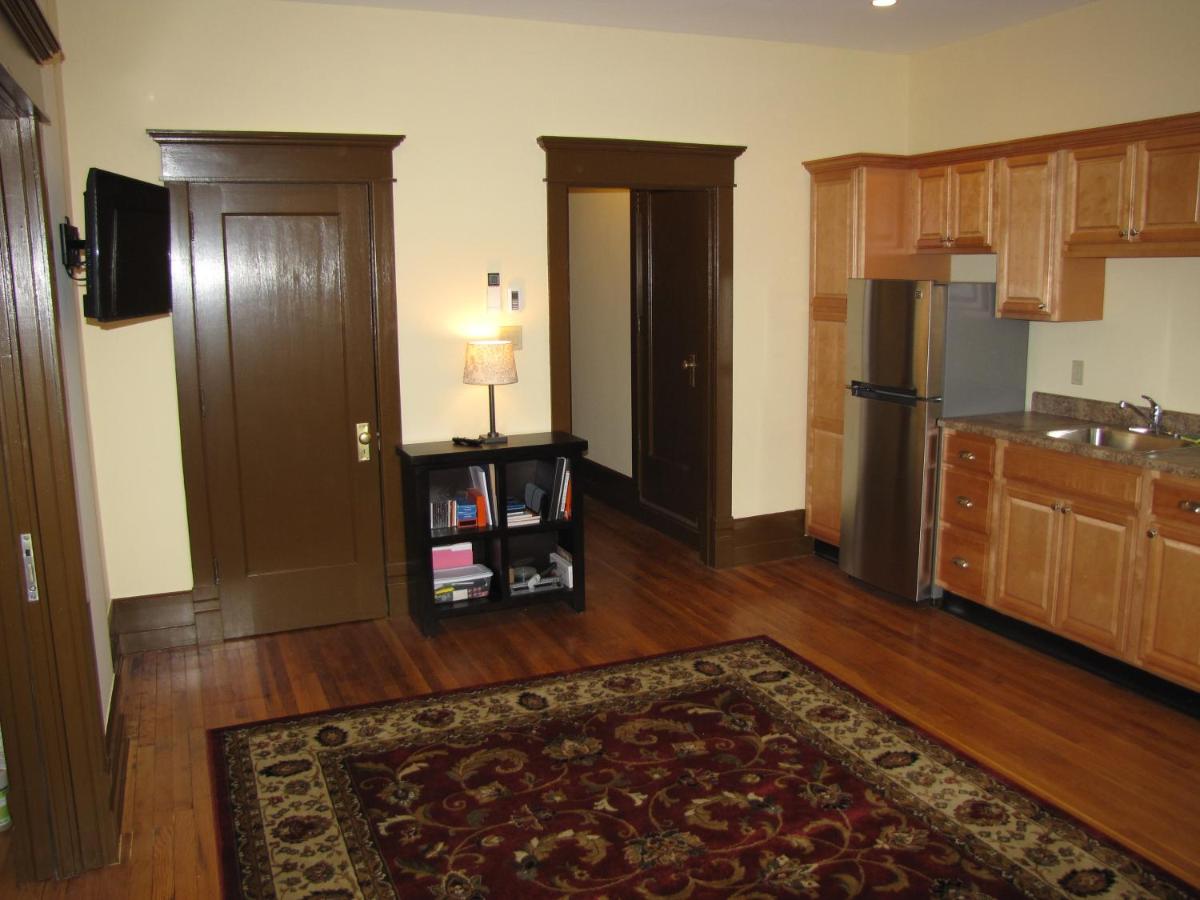 | Tawsty Flower - Haines Suites & Cottages